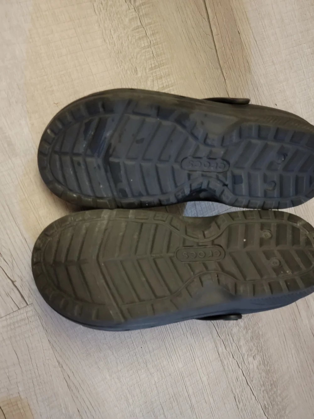 CROCS Men's Classic Black Slip-On Clogs